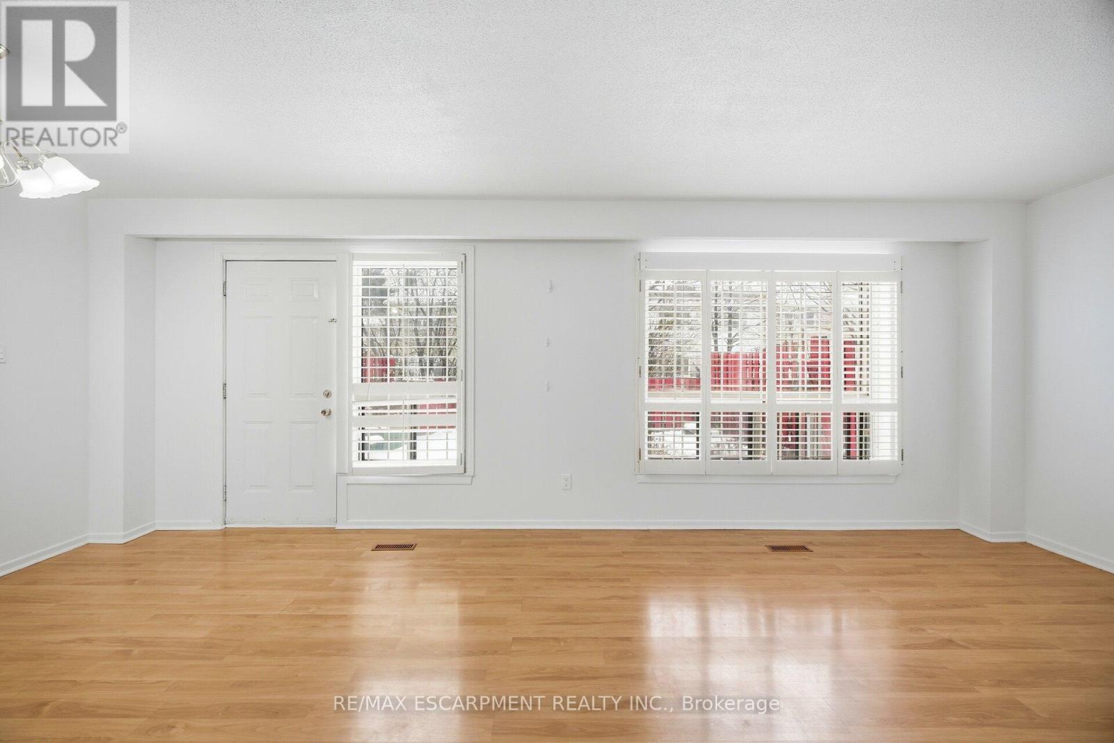 24 - 25 Gosford Boulevard, Toronto, ON - Indoor Photo Showing Other Room