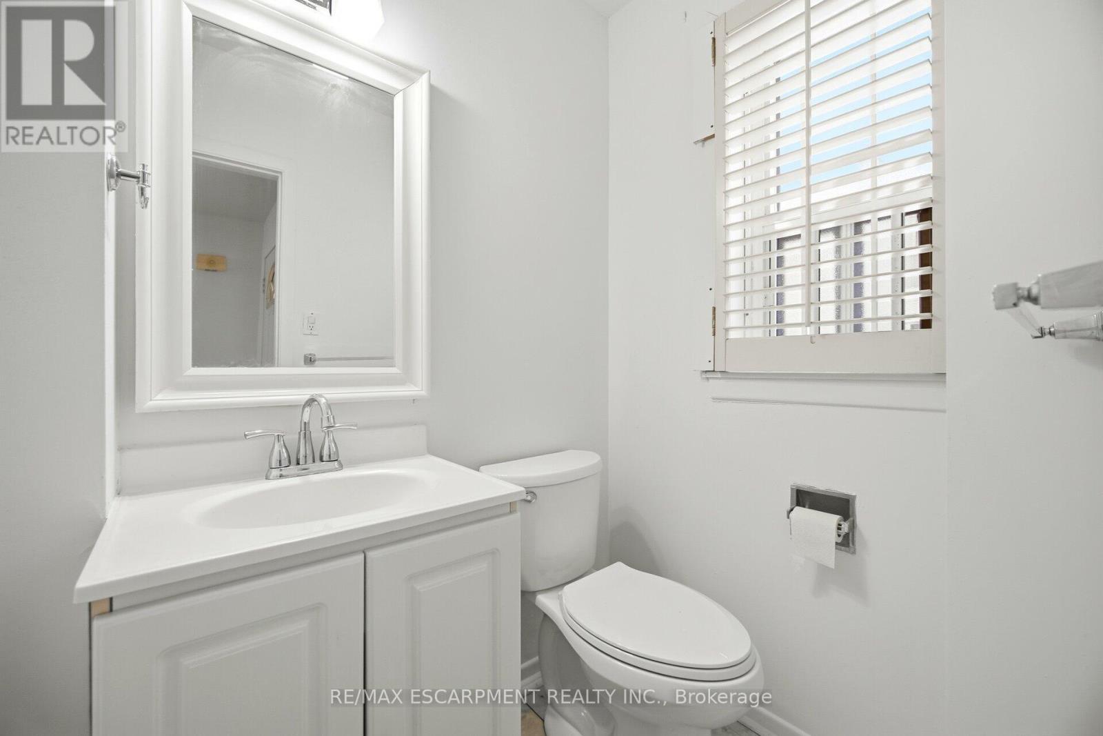 24 - 25 Gosford Boulevard, Toronto, ON - Indoor Photo Showing Bathroom