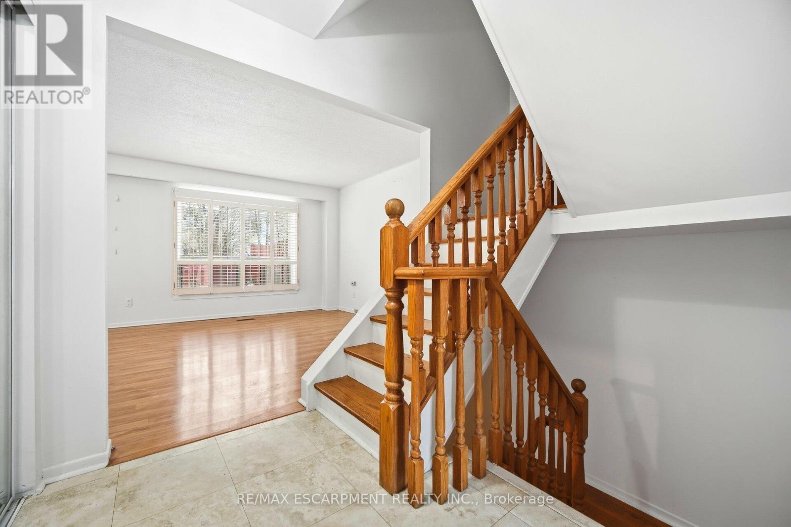 24 - 25 Gosford Boulevard, Toronto, ON - Indoor Photo Showing Other Room