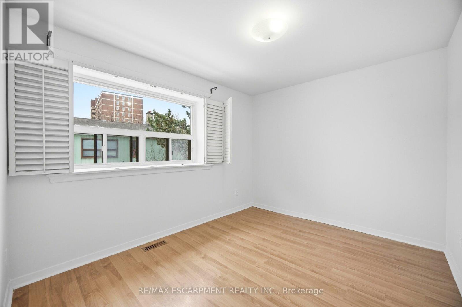 24 - 25 Gosford Boulevard, Toronto, ON - Indoor Photo Showing Other Room