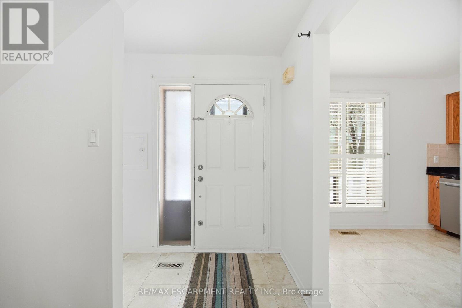 24 - 25 Gosford Boulevard, Toronto, ON - Indoor