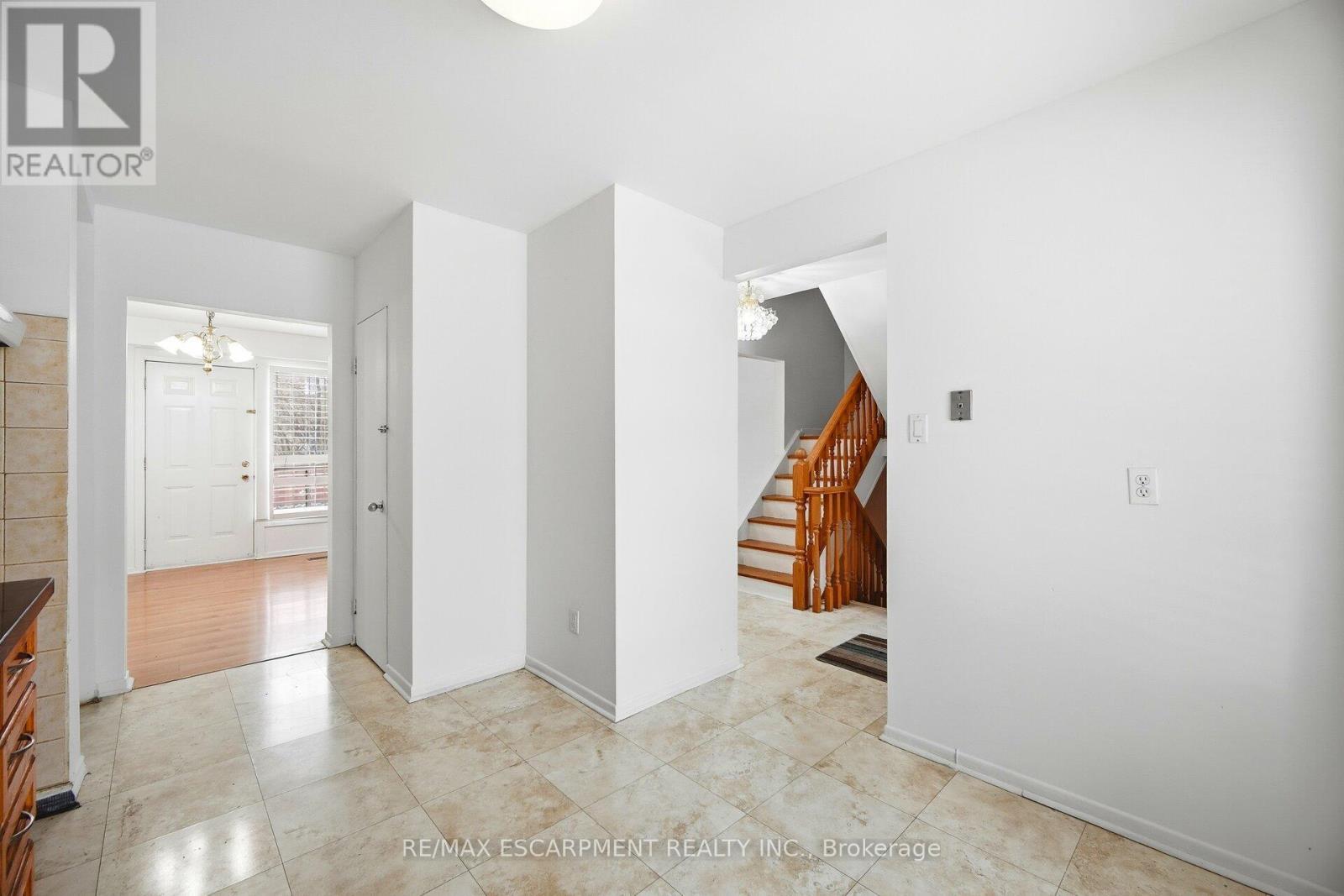 24 - 25 Gosford Boulevard, Toronto, ON - Indoor Photo Showing Other Room