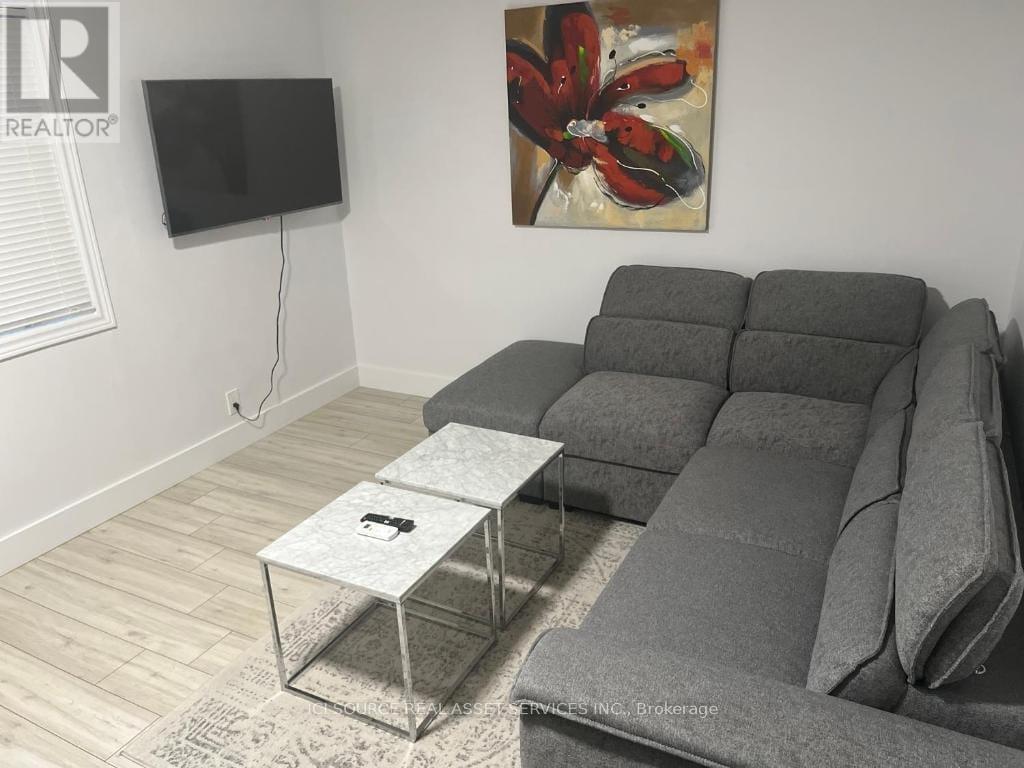 200 Cantin Street, Ottawa, ON - Indoor Photo Showing Living Room