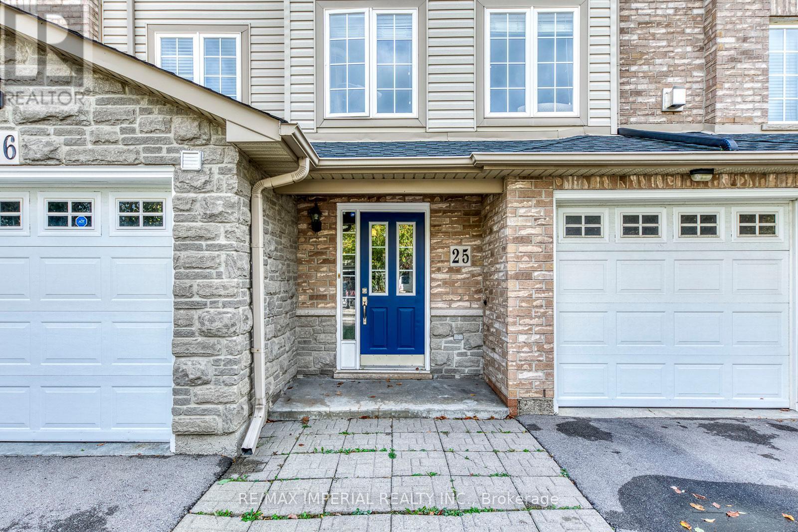 25 - 7 Southside Place, Hamilton, ON - Outdoor