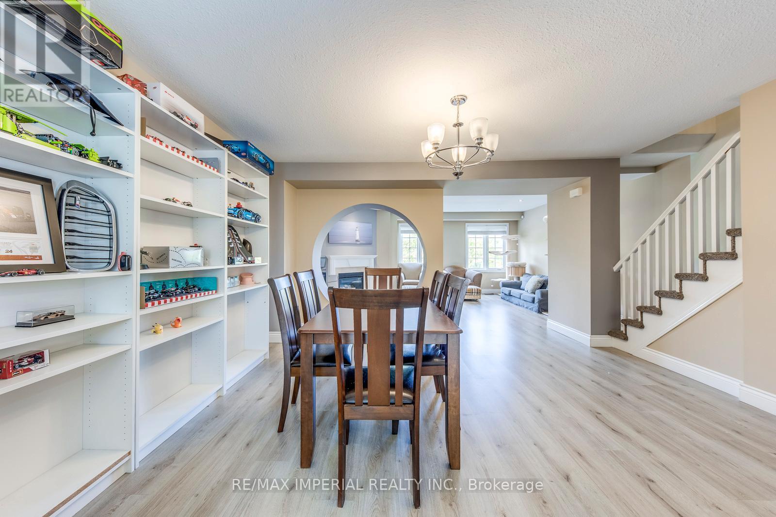 25 - 7 Southside Place, Hamilton, ON - Indoor