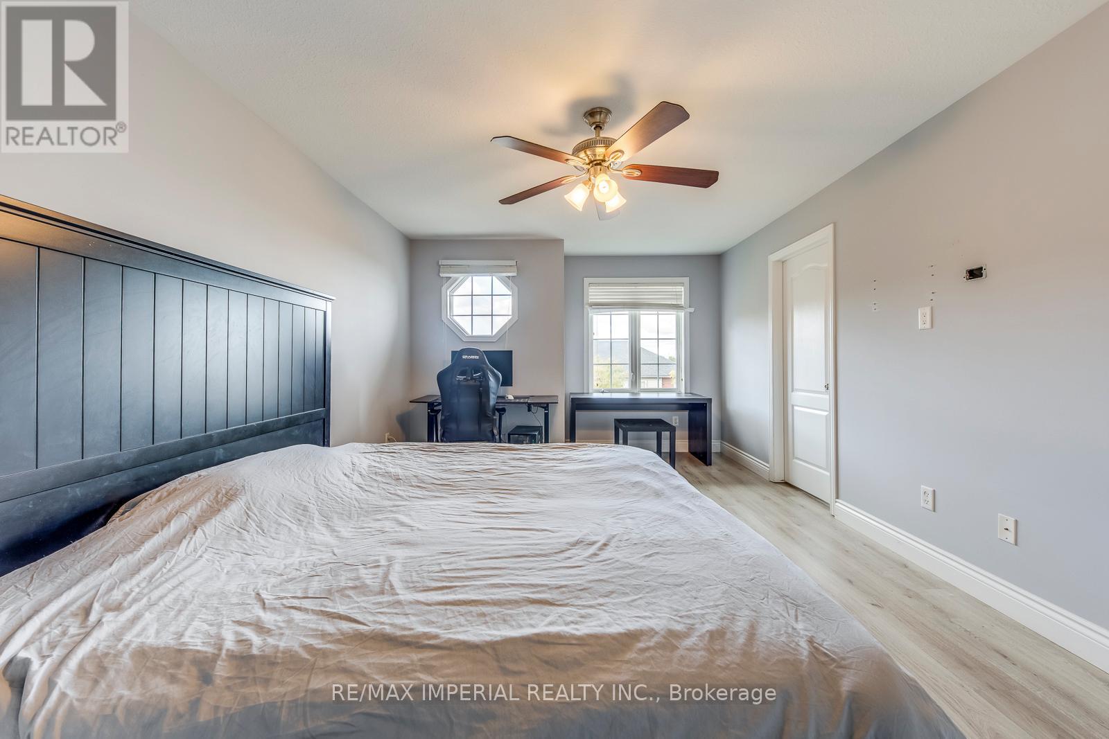 25 - 7 Southside Place, Hamilton, ON - Indoor Photo Showing Bedroom