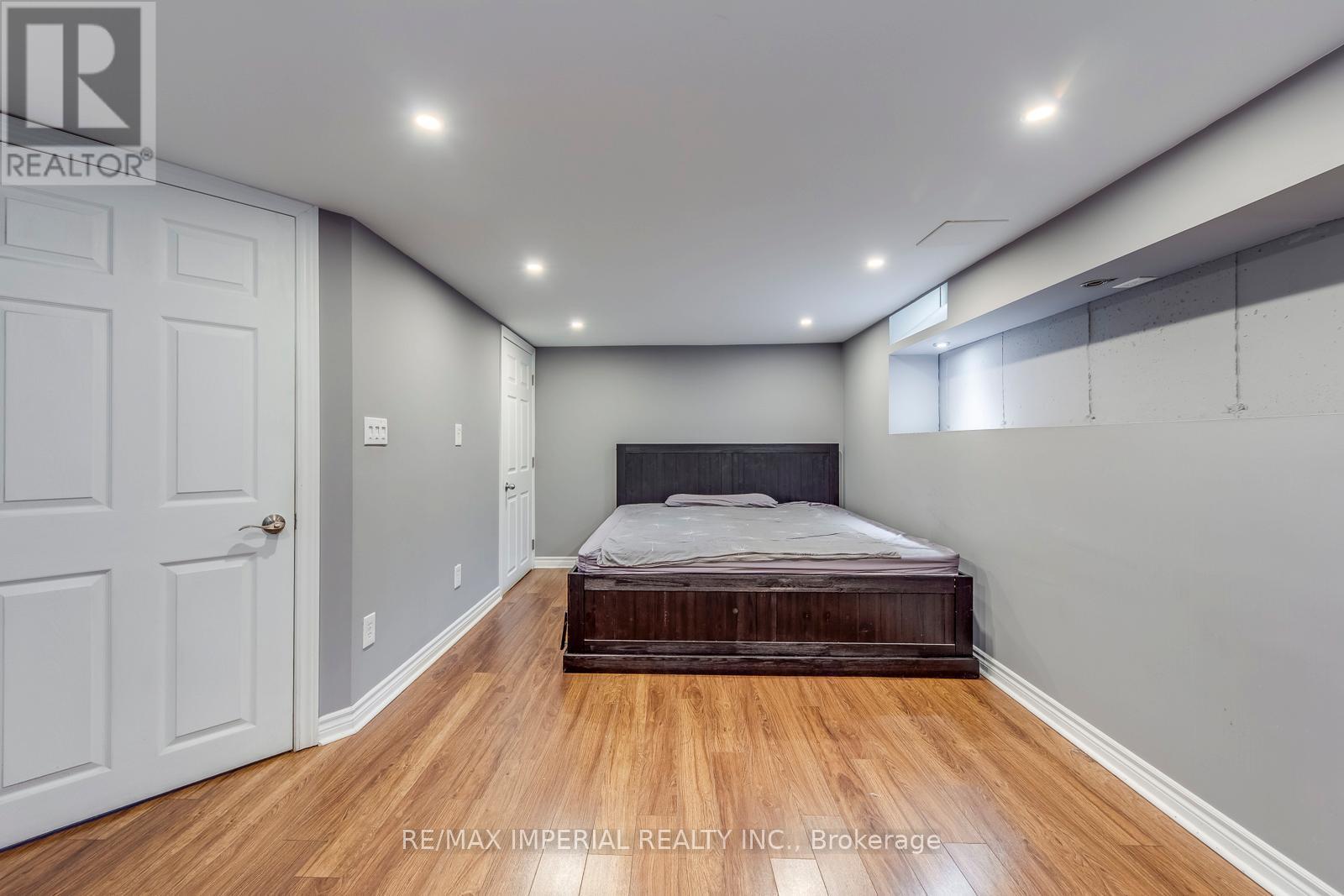 25 - 7 Southside Place, Hamilton, ON - Indoor