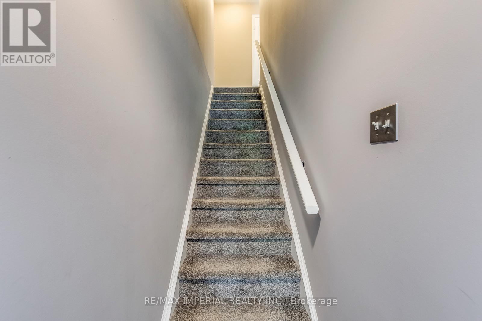 25 - 7 Southside Place, Hamilton, ON - Indoor Photo Showing Other Room