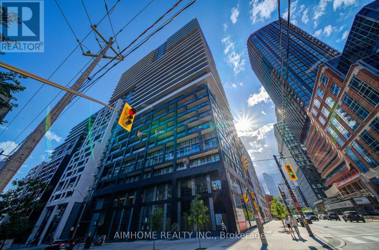 1723 - 70 Princess Street, Toronto, ON - Outdoor