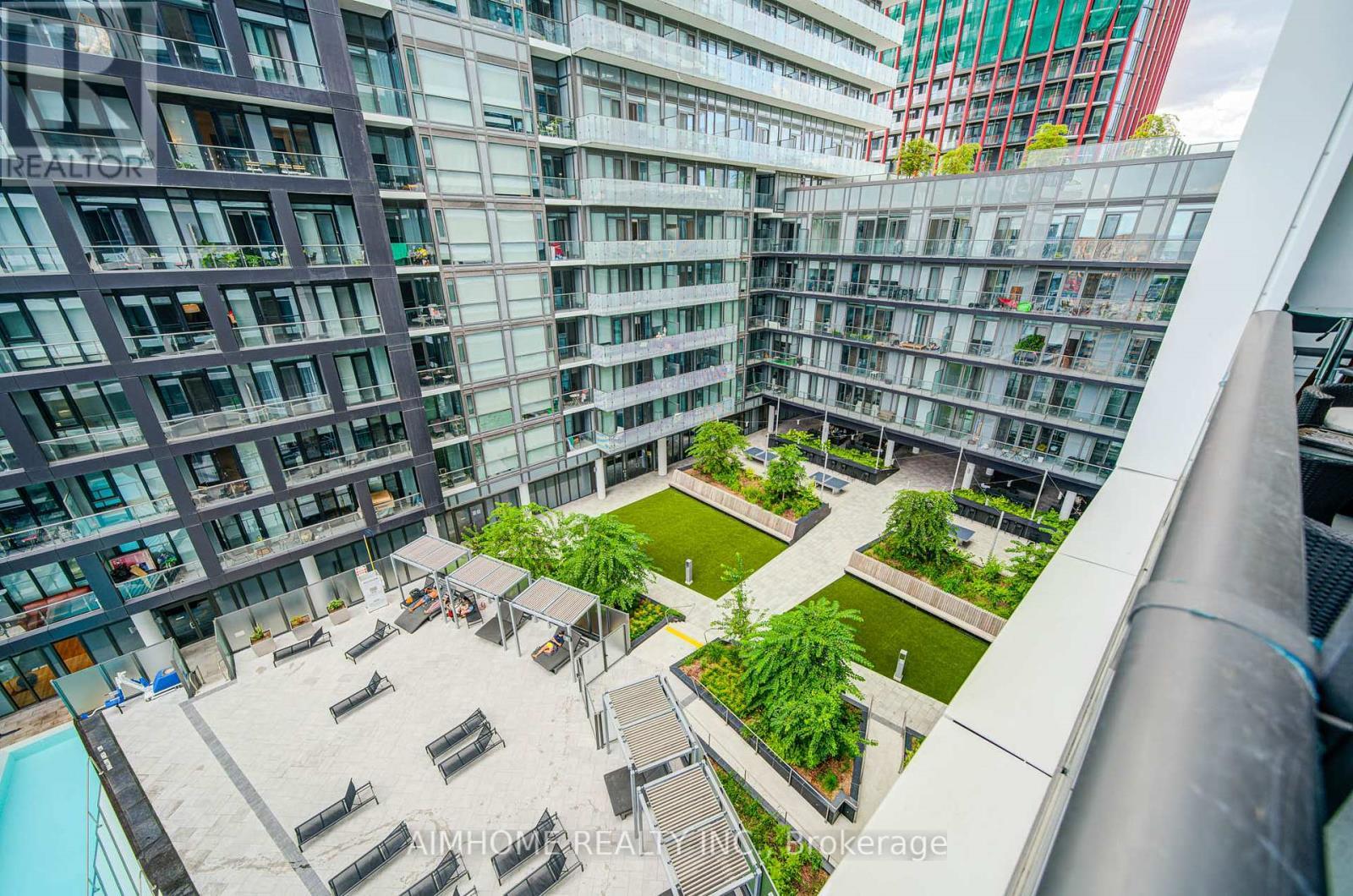 1723 - 70 Princess Street, Toronto, ON - Outdoor