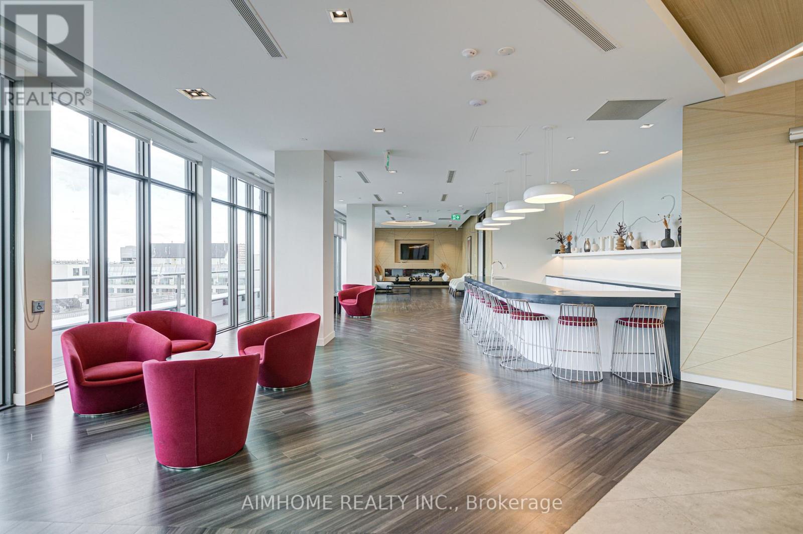 1723 - 70 Princess Street, Toronto, ON - Indoor