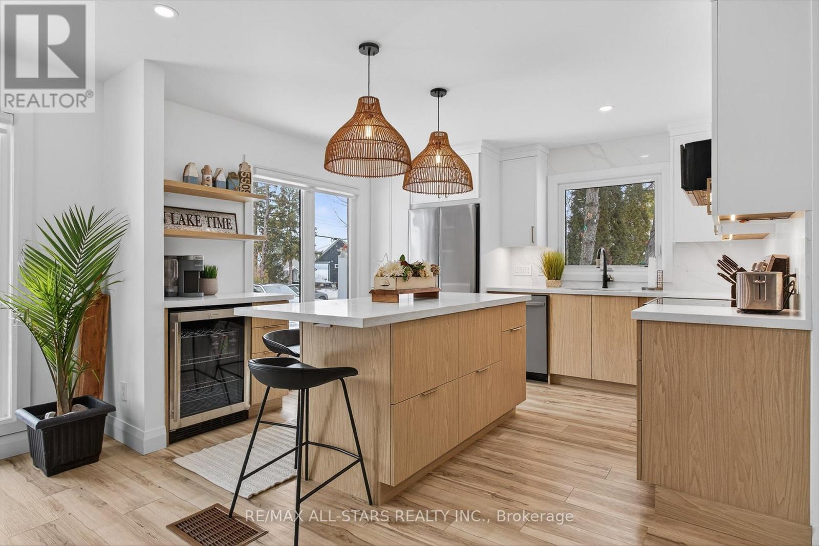 194 Snug Harbour Road, Kawartha Lakes (Fenelon), ON - Indoor Photo Showing Kitchen