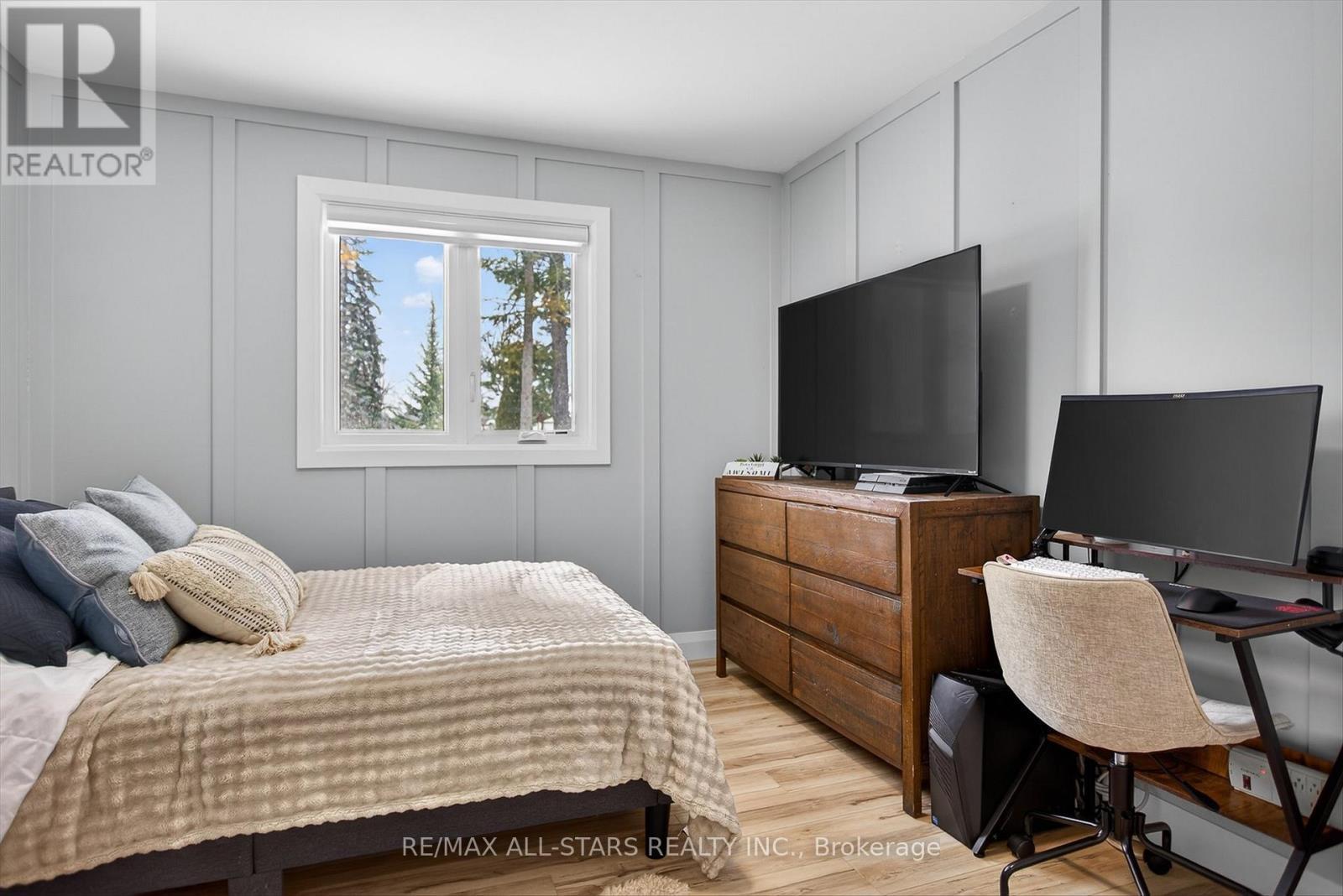 194 Snug Harbour Road, Kawartha Lakes (Fenelon), ON - Indoor Photo Showing Bedroom