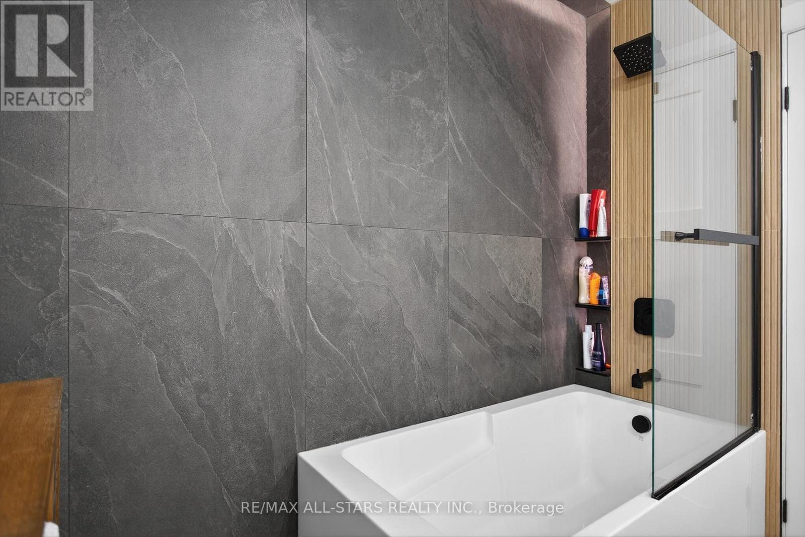 194 Snug Harbour Road, Kawartha Lakes (Fenelon), ON - Indoor Photo Showing Bathroom