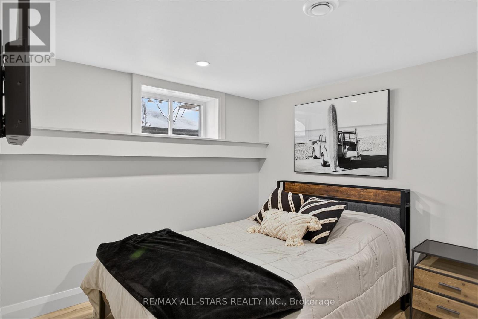 194 Snug Harbour Road, Kawartha Lakes (Fenelon), ON - Indoor Photo Showing Bedroom