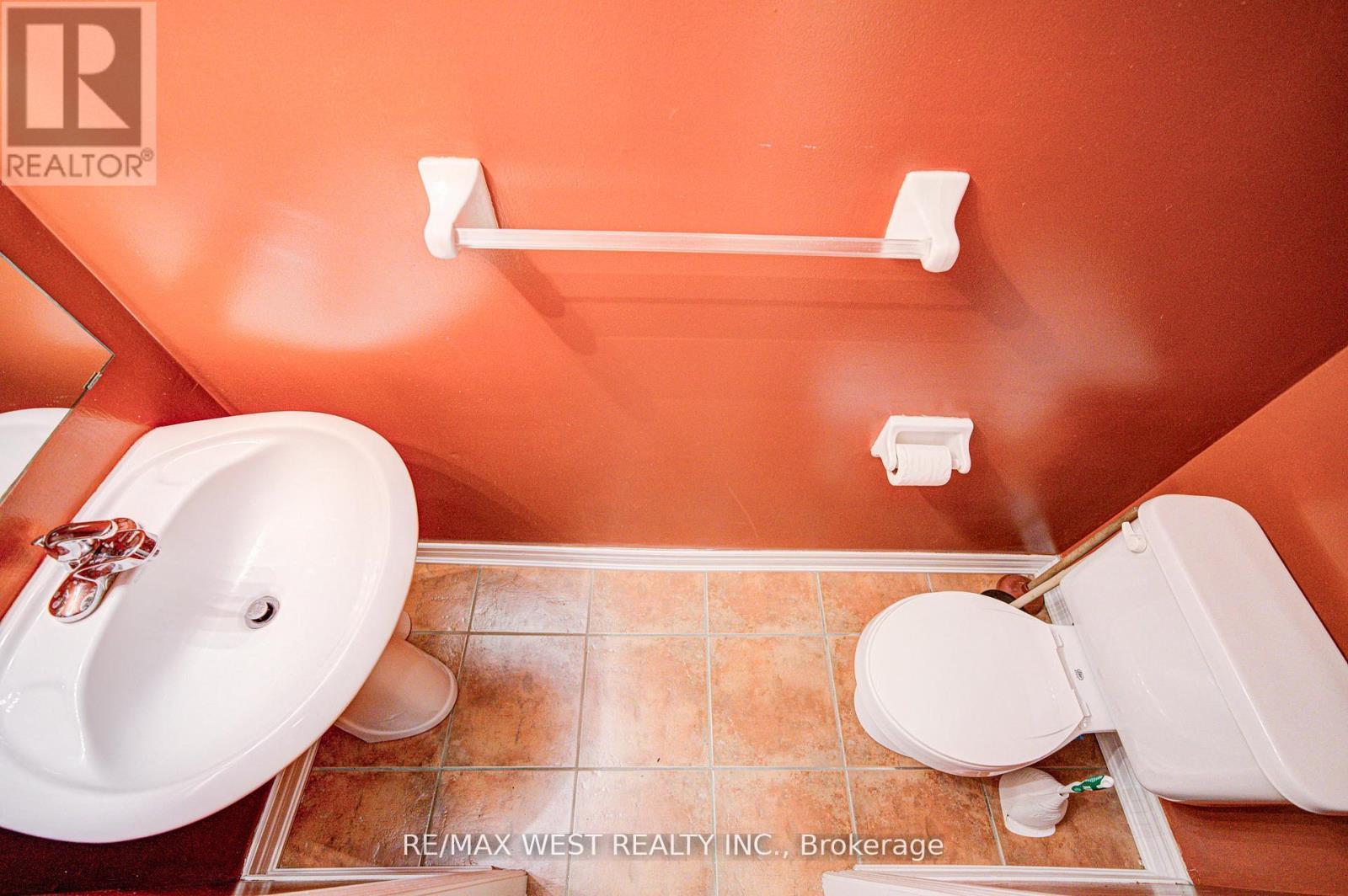 12 Eaglefield Gate, Brampton, ON - Indoor Photo Showing Bathroom