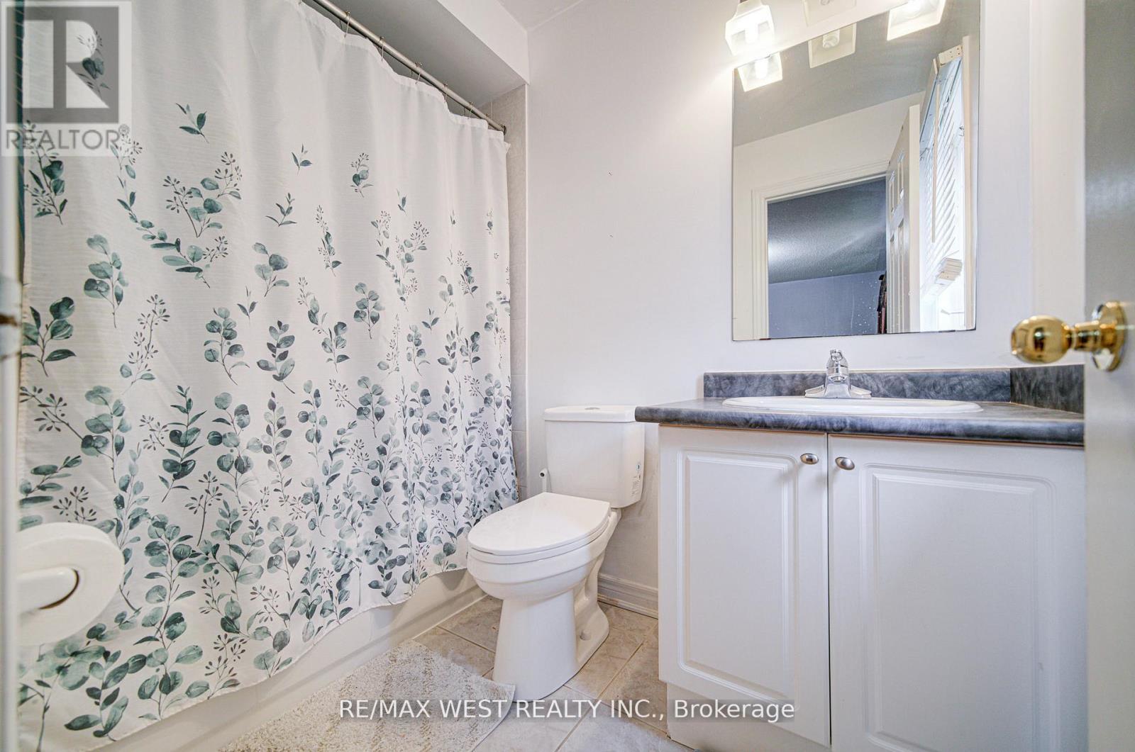 12 Eaglefield Gate, Brampton, ON - Indoor Photo Showing Bathroom