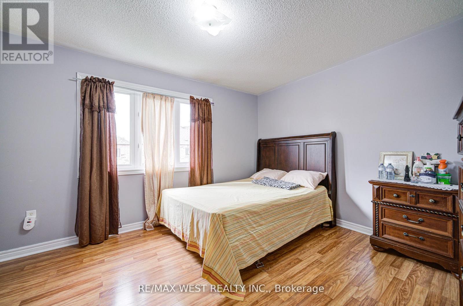 12 Eaglefield Gate, Brampton, ON - Indoor Photo Showing Bedroom