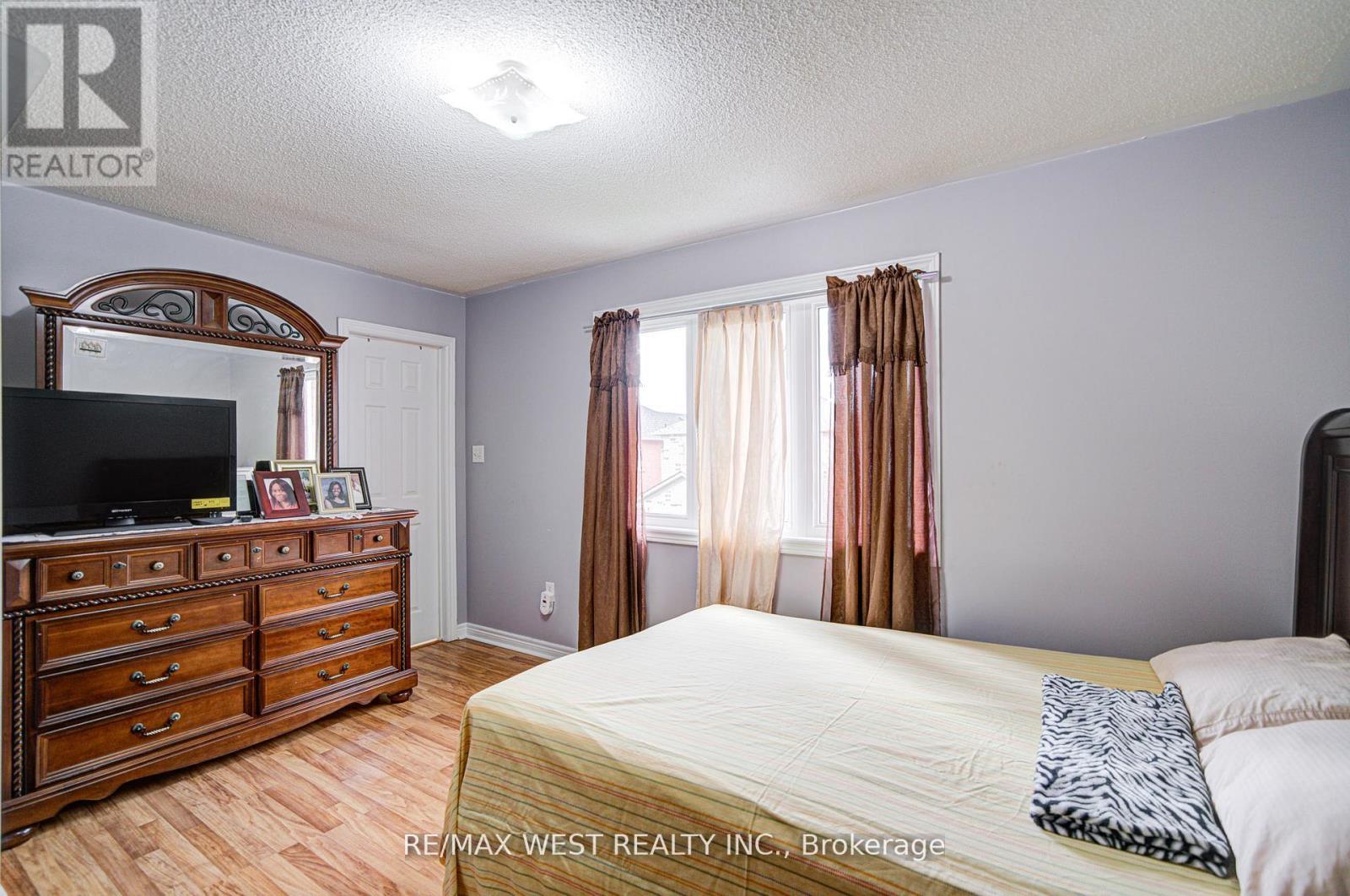 12 Eaglefield Gate, Brampton, ON - Indoor Photo Showing Bedroom
