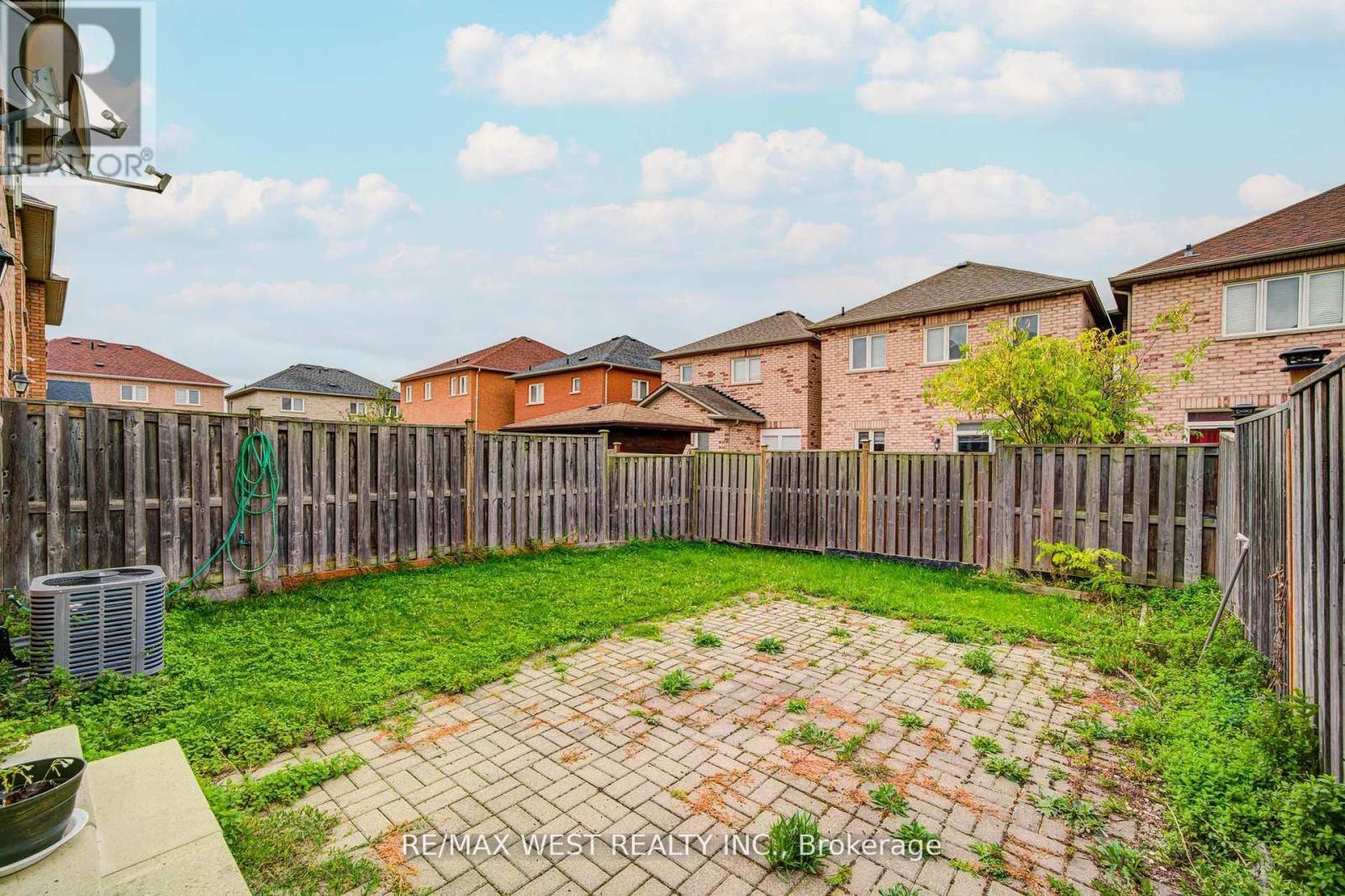 12 Eaglefield Gate, Brampton, ON - Outdoor