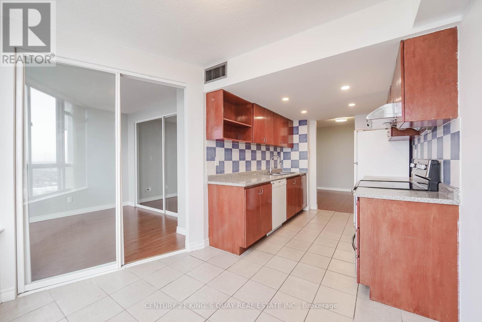 1610 - 30 Thunder Grove, Toronto, ON - Indoor Photo Showing Kitchen