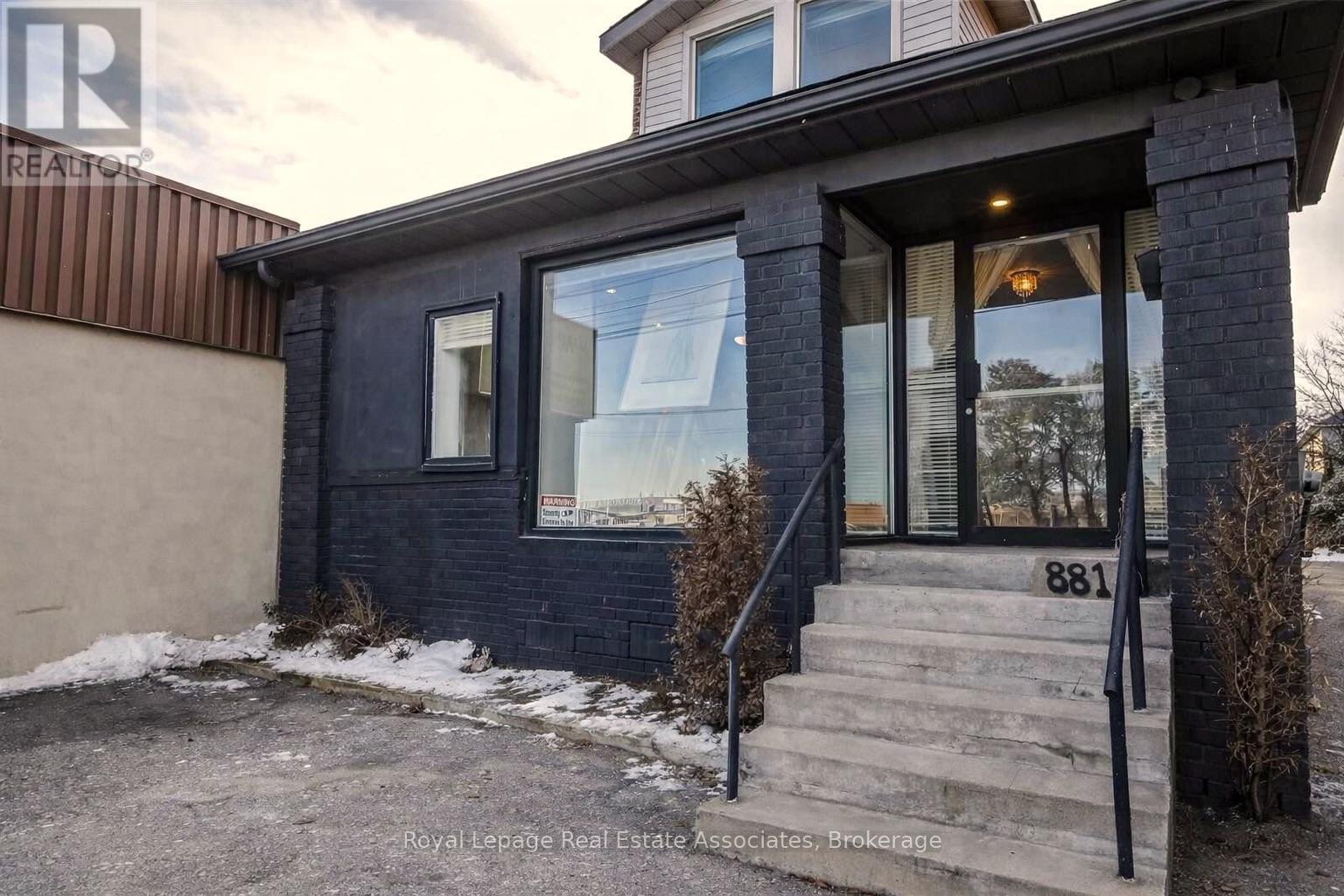 881 Lakeshore Road E, Mississauga, ON