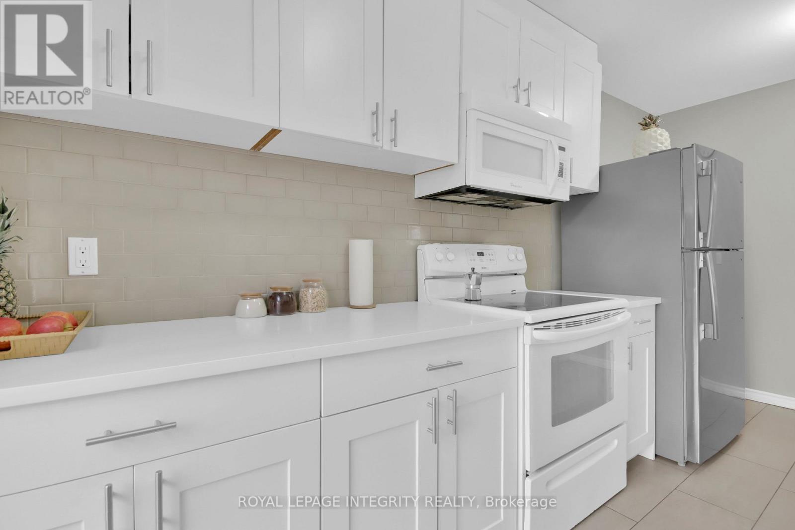 36 Greenboro Crescent, Ottawa, ON - Indoor Photo Showing Kitchen