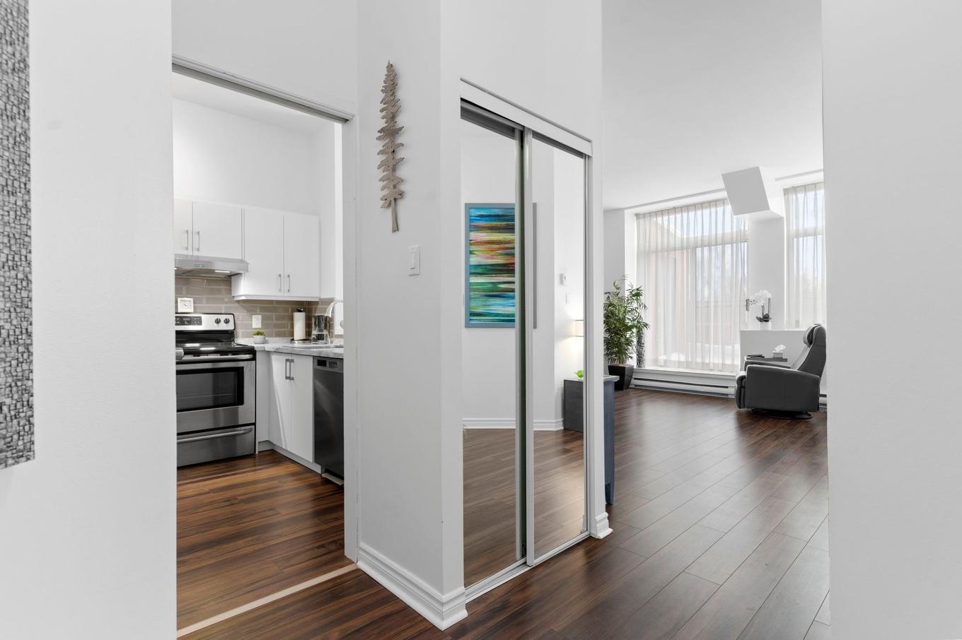 Corridor - 211-4400 Boul. Champlain, Montréal (Verdun/Île-Des-Soeurs), QC - Indoor