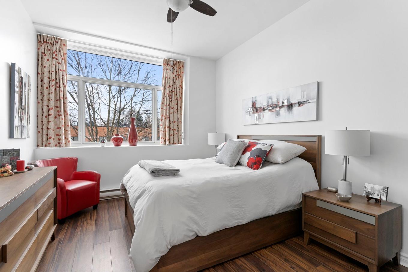 Chambre à coucher - 211-4400 Boul. Champlain, Montréal (Verdun/Île-Des-Soeurs), QC - Indoor Photo Showing Bedroom