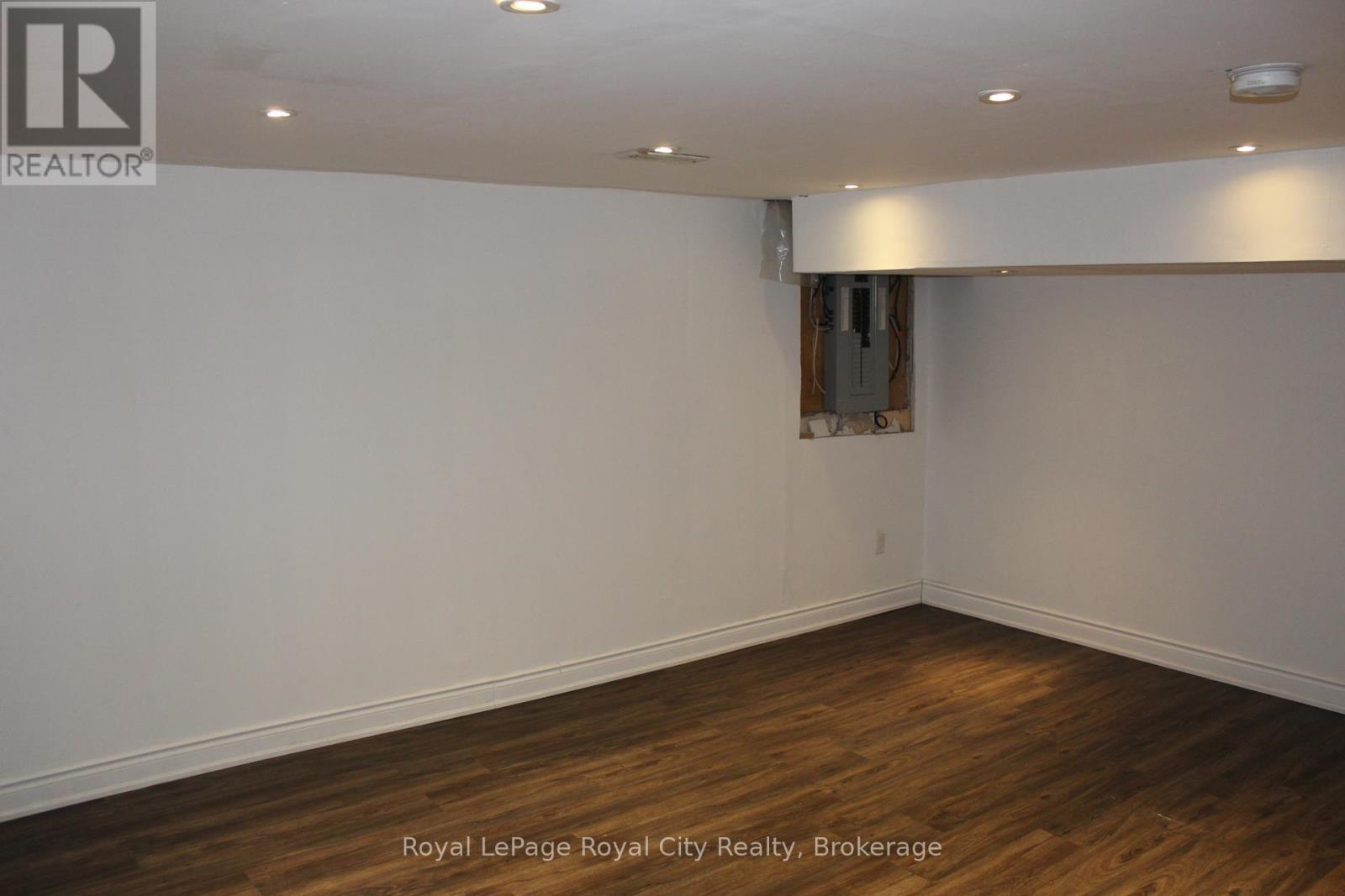 137 Jansen Avenue, Kitchener, ON - Indoor Photo Showing Other Room