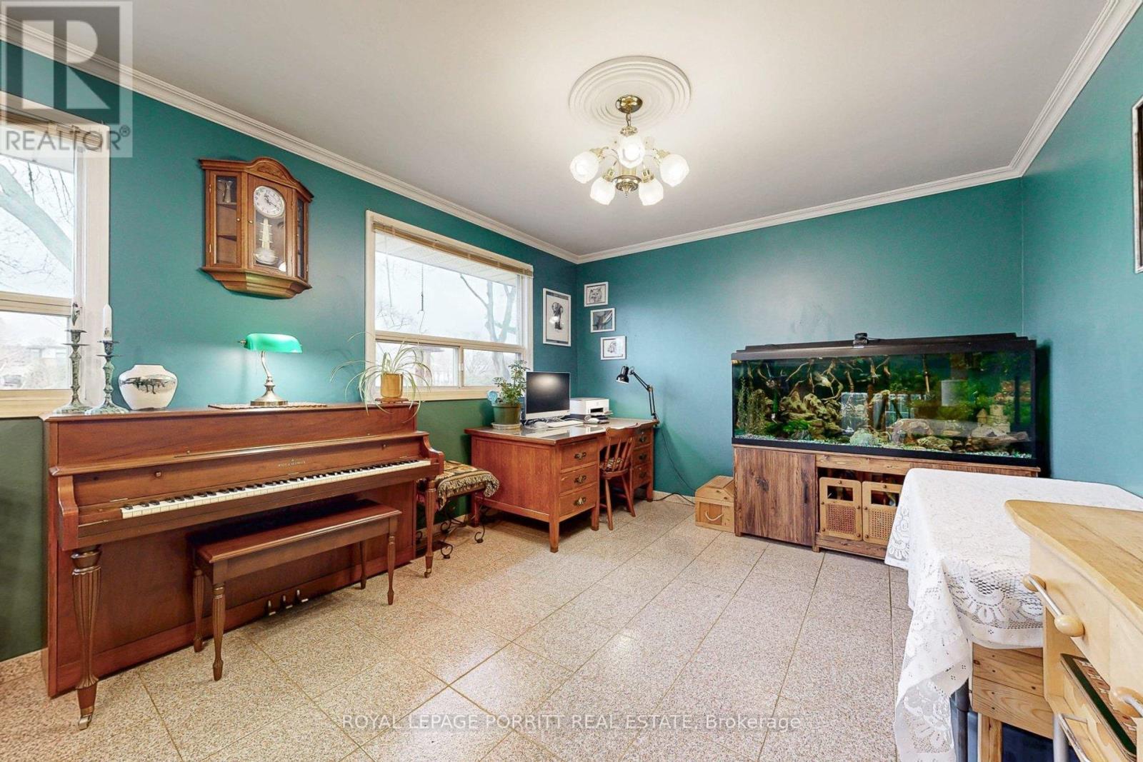 1435 Strathy Avenue, Mississauga, ON - Indoor