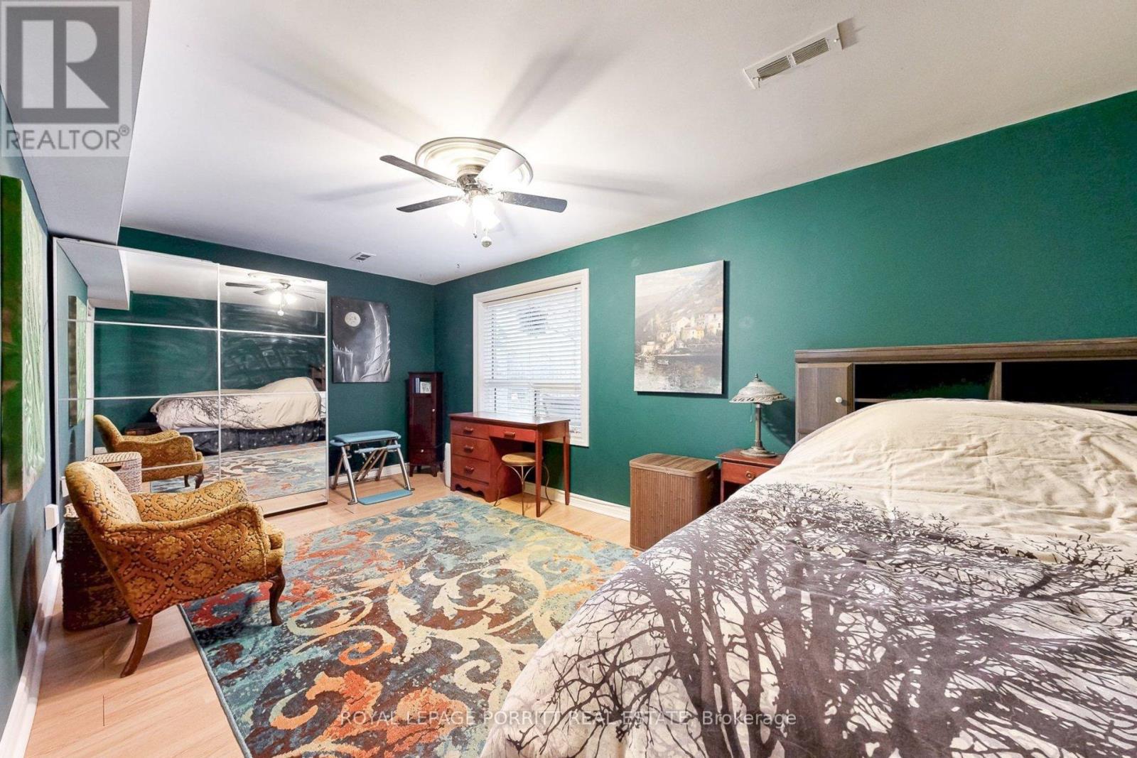 1435 Strathy Avenue, Mississauga, ON - Indoor Photo Showing Bedroom