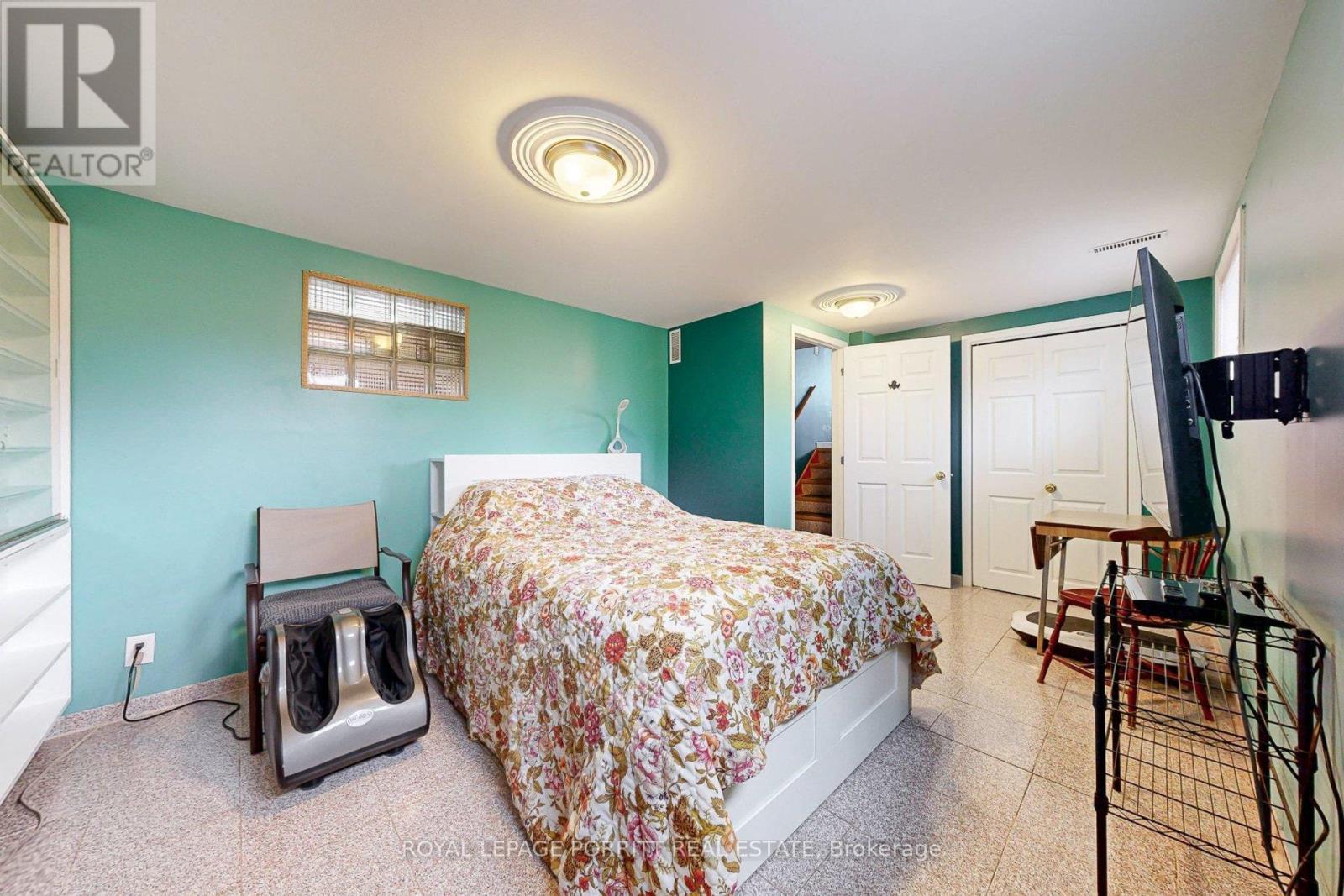 1435 Strathy Avenue, Mississauga, ON - Indoor Photo Showing Bedroom