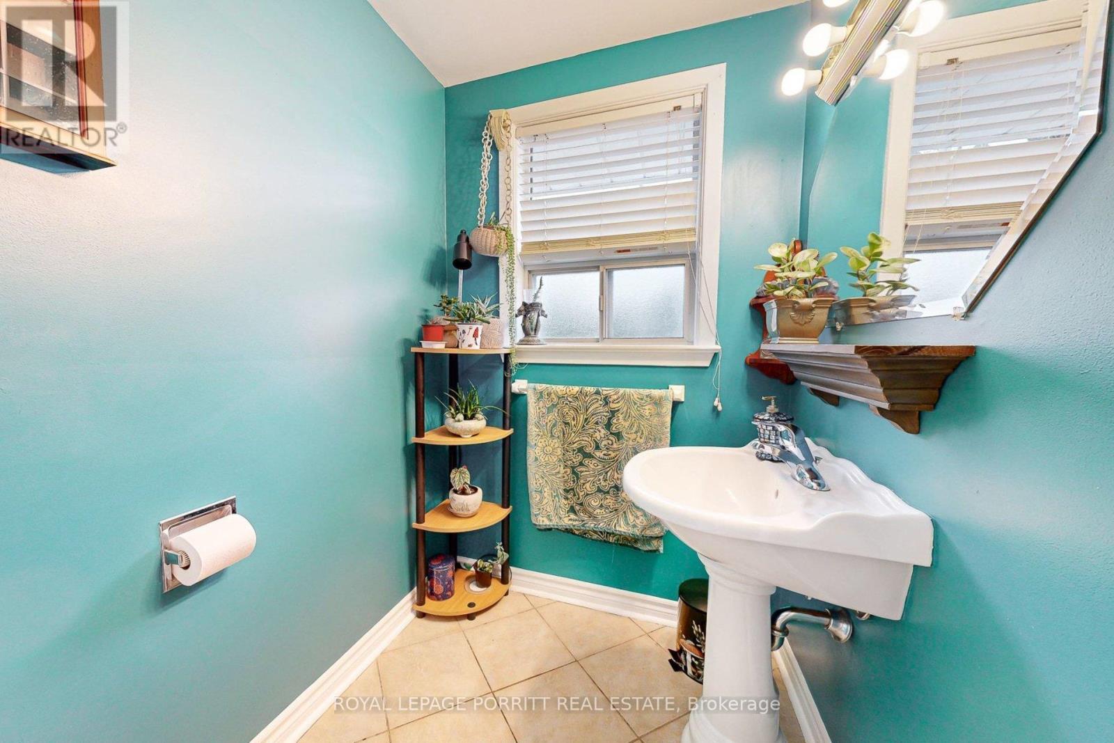 1435 Strathy Avenue, Mississauga, ON - Indoor Photo Showing Bathroom