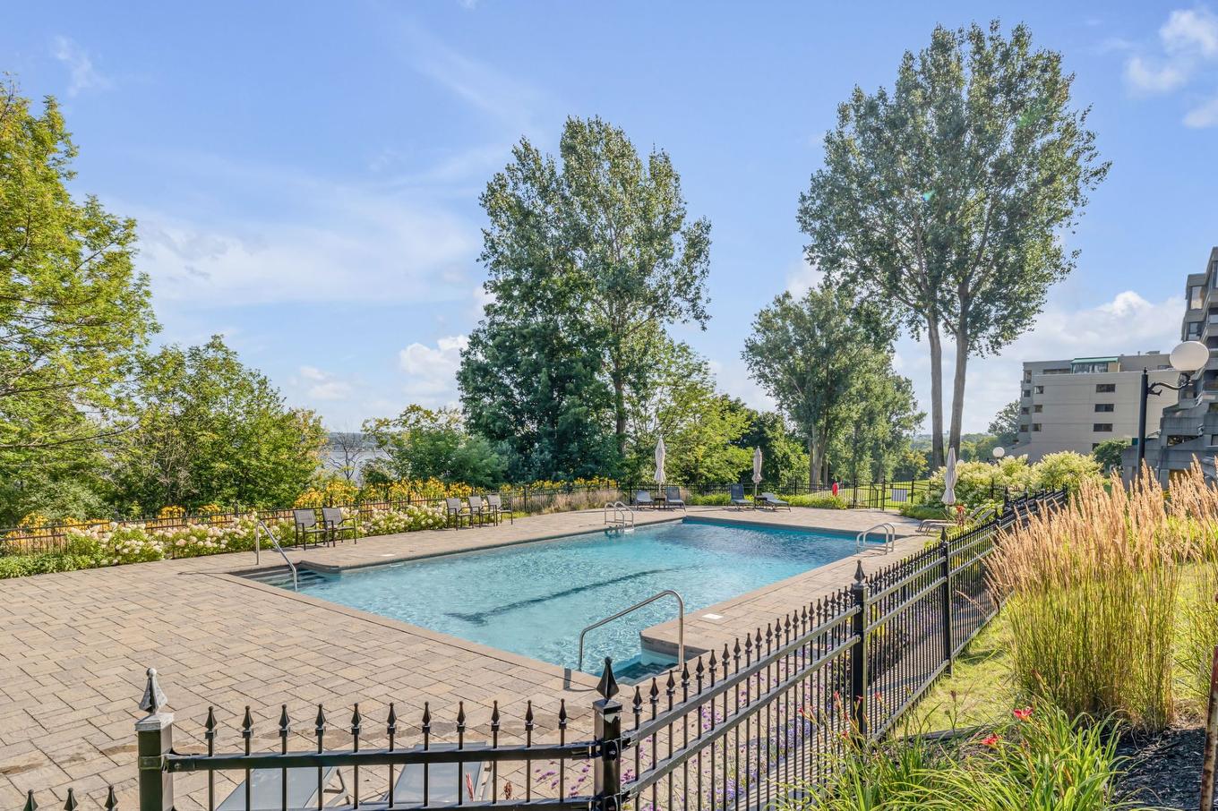 Piscine - 133-16 Rue Des Jardins-Mérici, Québec (La Cité-Limoilou), QC - Outdoor With In Ground Pool With Backyard