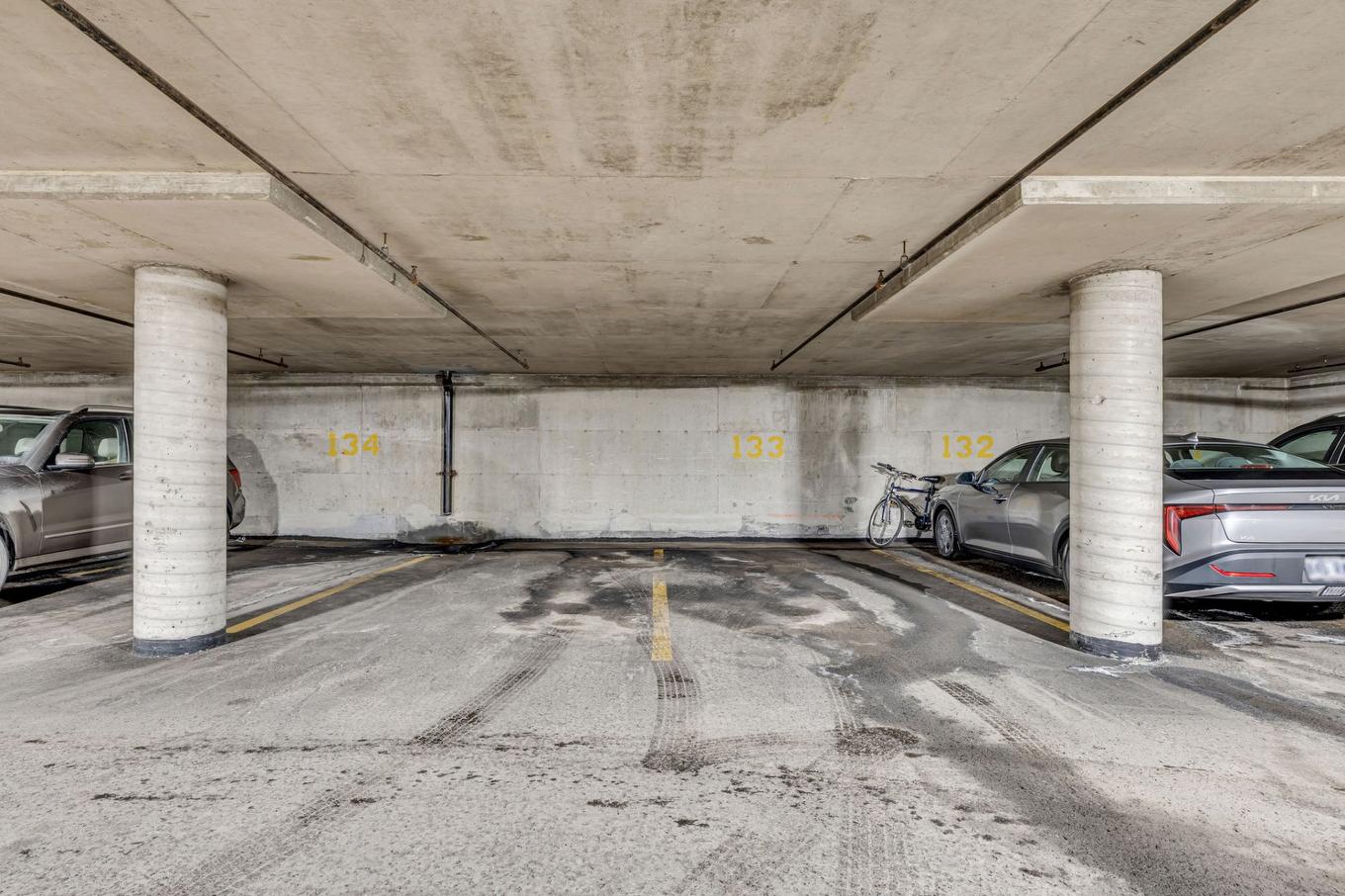 Stationnement - 133-16 Rue Des Jardins-Mérici, Québec (La Cité-Limoilou), QC - Indoor Photo Showing Garage