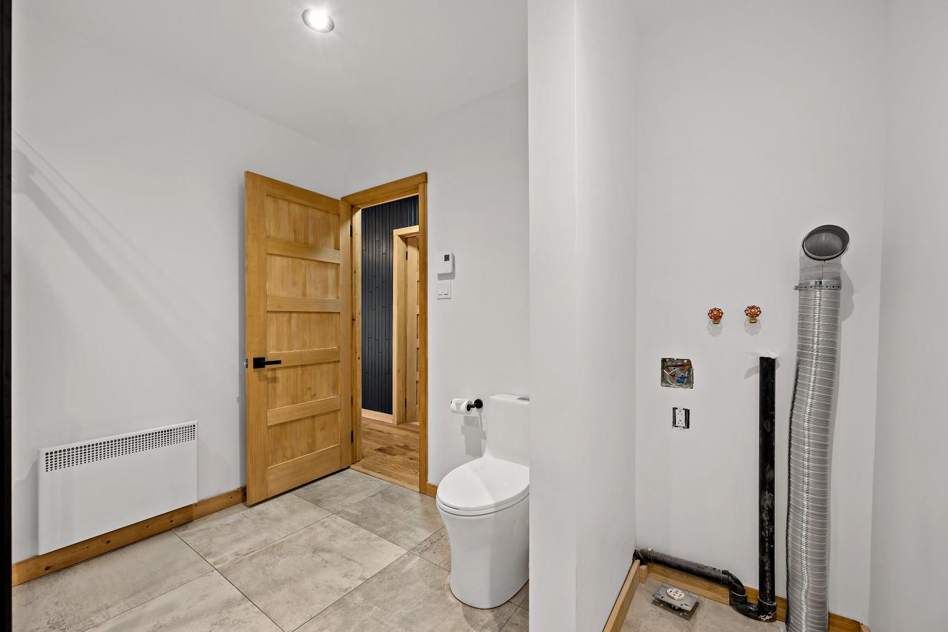 Powder room - 716 Ch. Du Lac-Chaud, La Macaza, QC - Indoor