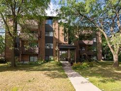 204-2475 Av. Aumont Brossard, QC J4Z 3P3