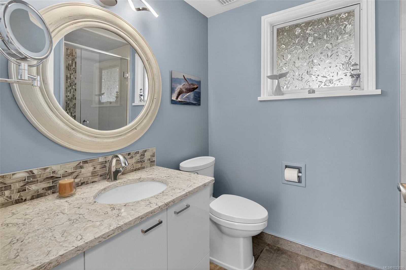 303-50 Songhees Rd, Victoria, BC - Indoor Photo Showing Bathroom