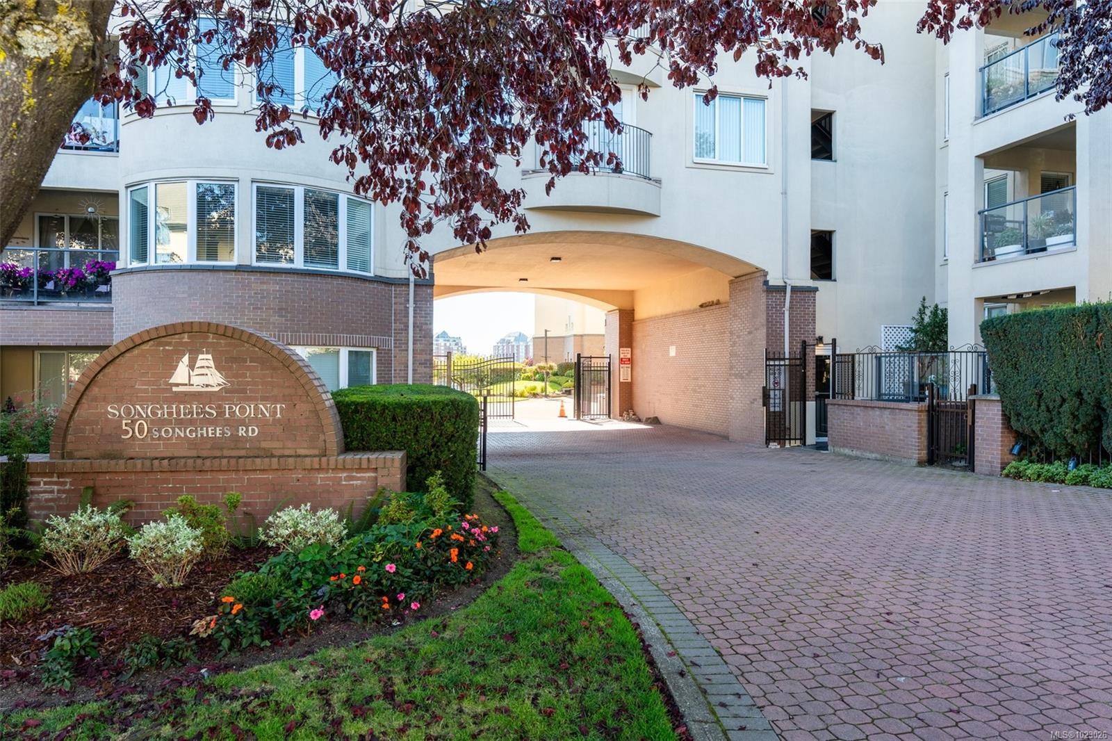 303-50 Songhees Rd, Victoria, BC - Outdoor