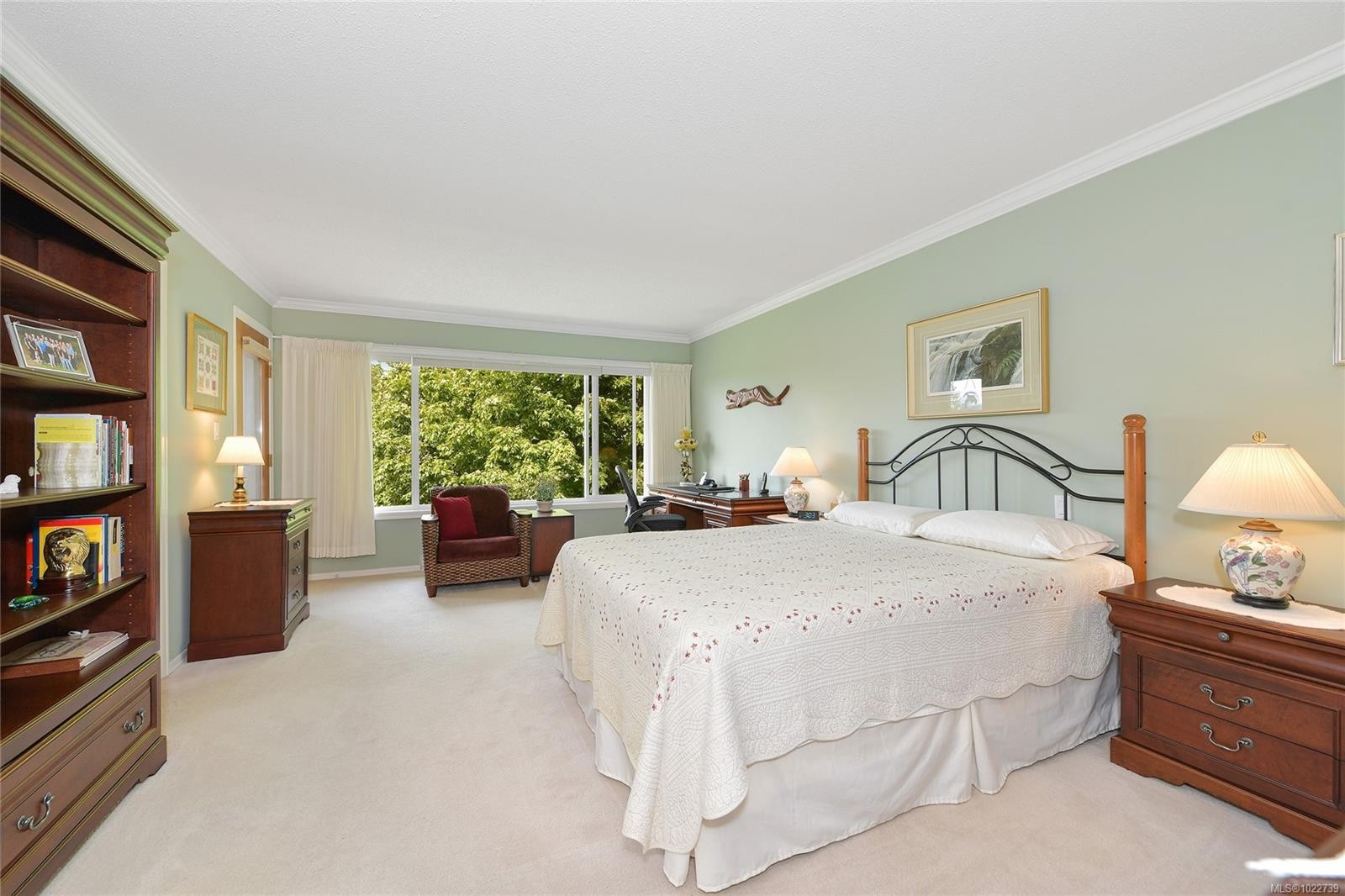 913-2829 Arbutus Rd, Saanich, BC