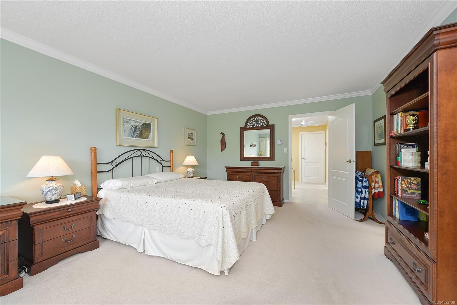 913-2829 Arbutus Rd, Saanich, BC