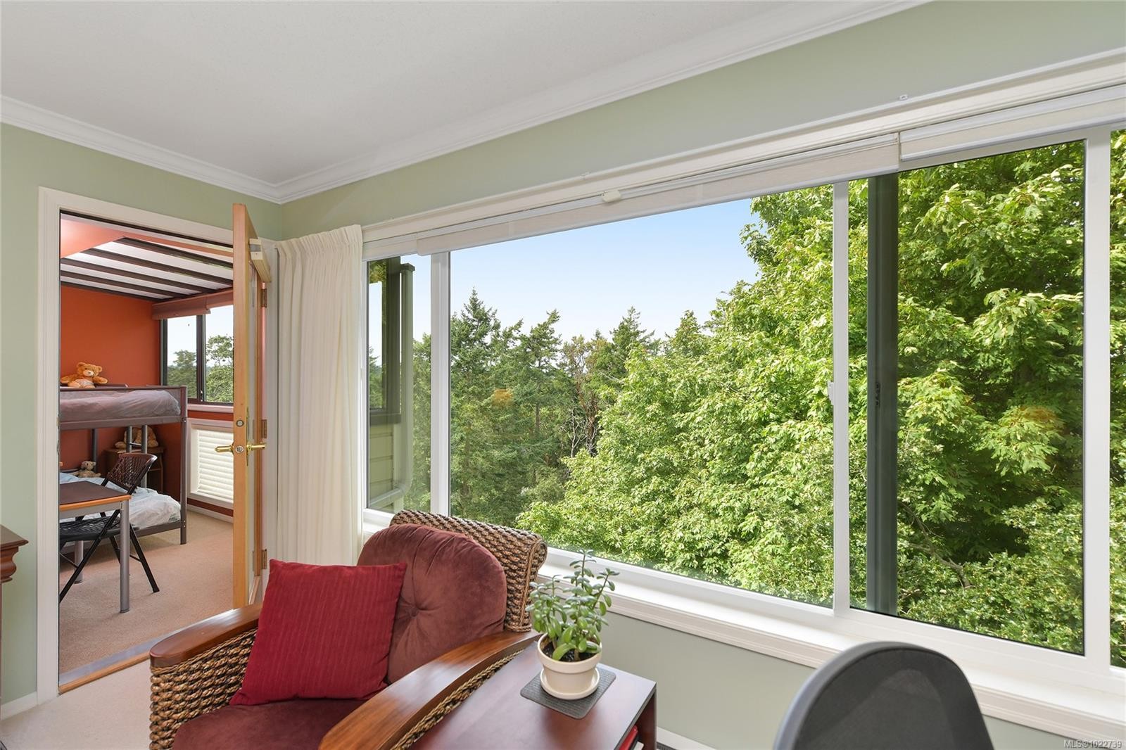 913-2829 Arbutus Rd, Saanich, BC