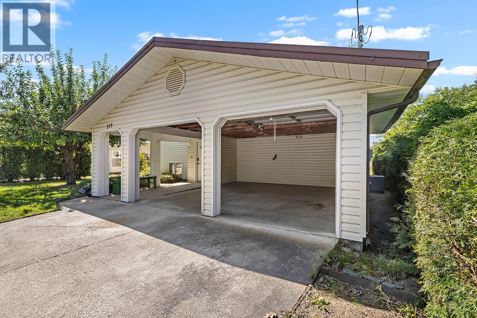 329 6Th Ave S Avenue, Creston, BC - Outdoor