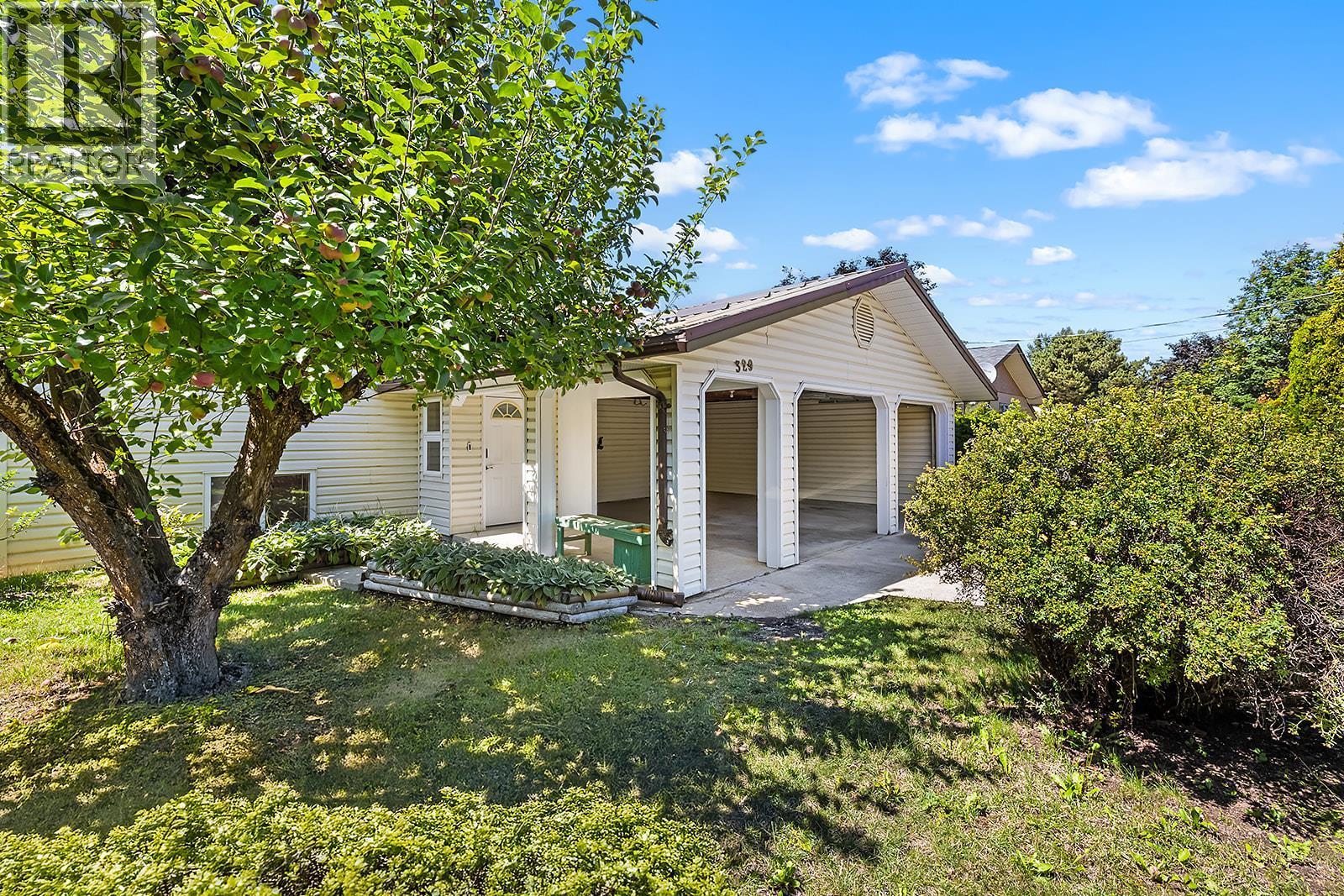 329 6Th Ave S Avenue, Creston, BC - Outdoor