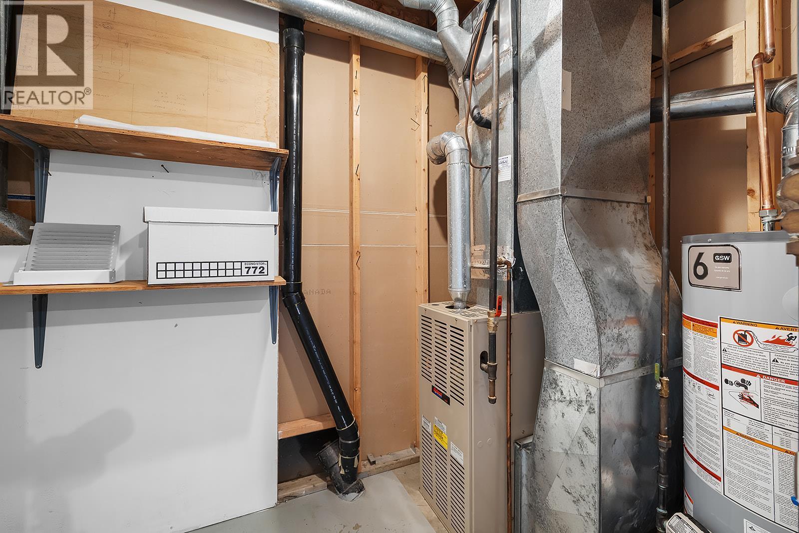 329 6Th Ave S Avenue, Creston, BC - Indoor Photo Showing Basement