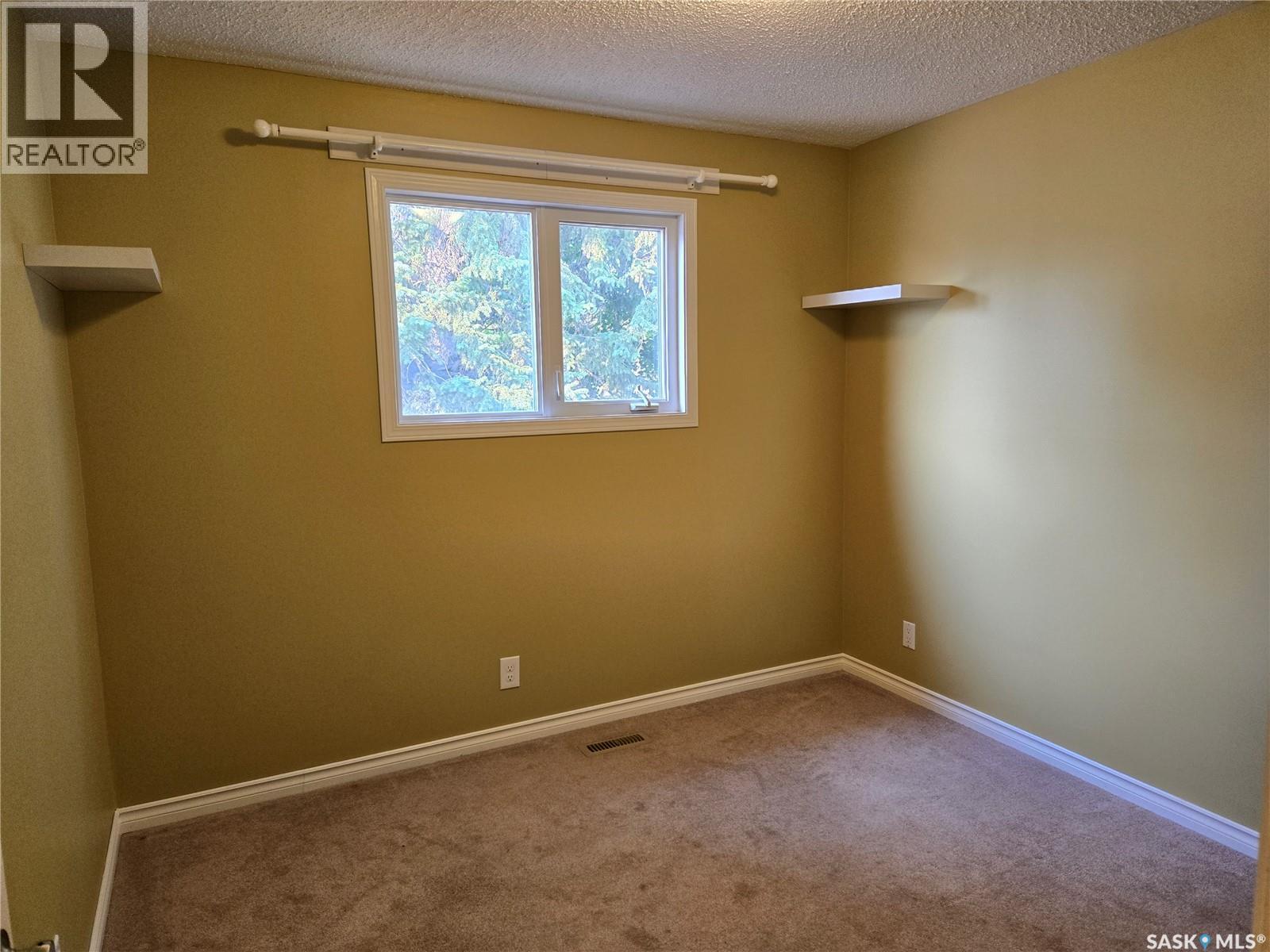 433 Guelph Crescent, Saskatoon, SK - Indoor Photo Showing Other Room