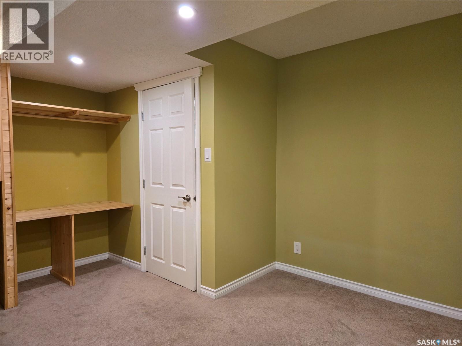 433 Guelph Crescent, Saskatoon, SK - Indoor Photo Showing Other Room