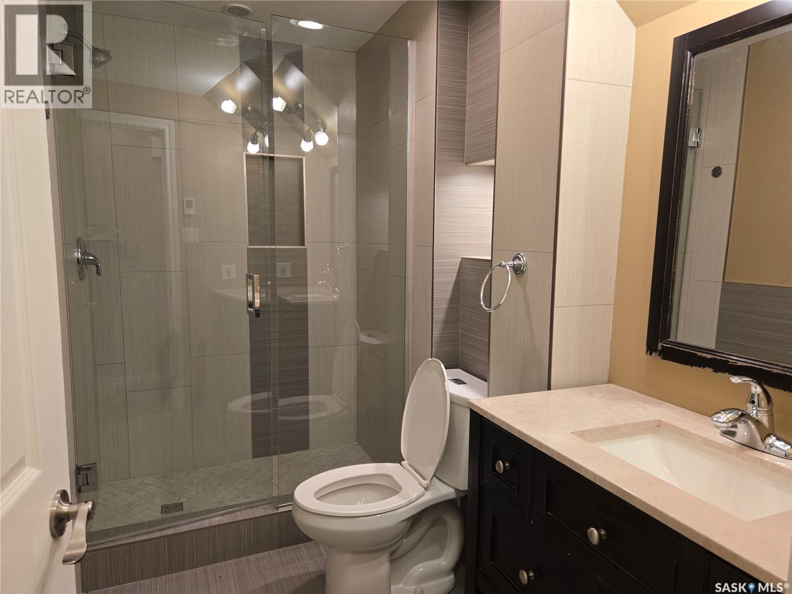 433 Guelph Crescent, Saskatoon, SK - Indoor Photo Showing Bathroom