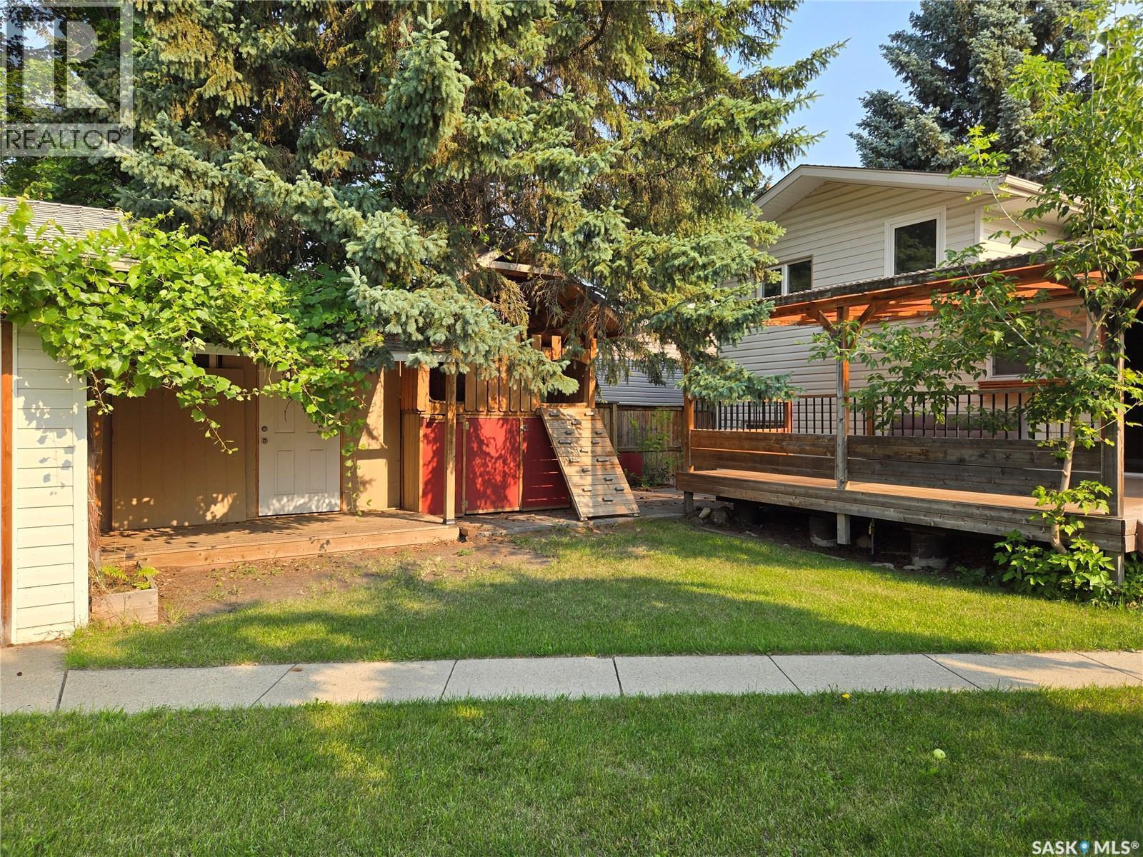 433 Guelph Crescent, Saskatoon, SK - Outdoor With Deck Patio Veranda